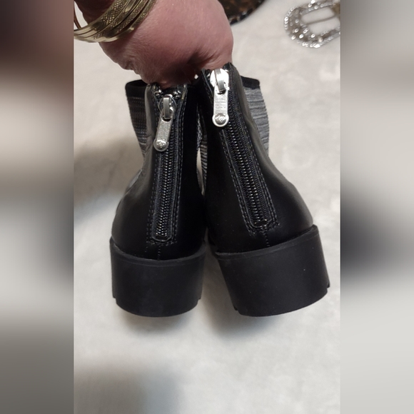 New condition boots for women size 6.5 - Picture 4 of 7